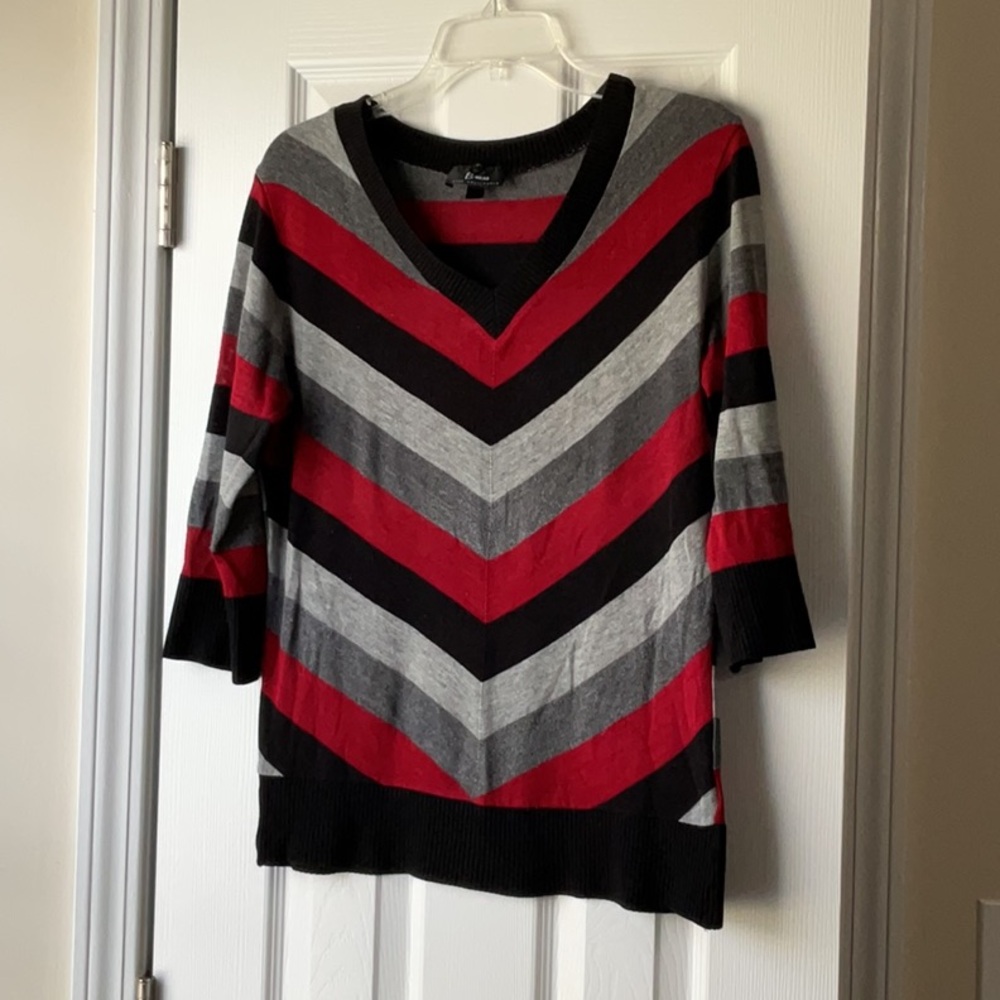 Women's Chevron Striped Sweater - Black, Red, Gray